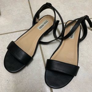 Steve Madden Black Ankle Strap Sandals 6